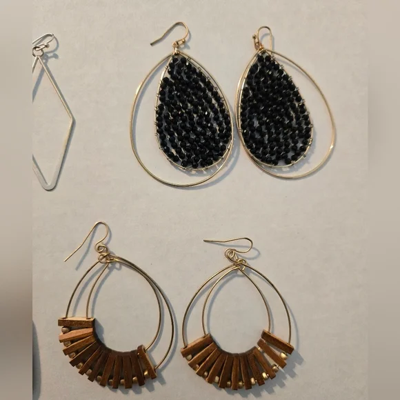 Assorted Earrings - Picture 8 of 9